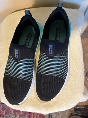 Skechers GoWalk Max Cushioning Stretch Fit Slip On Shoes